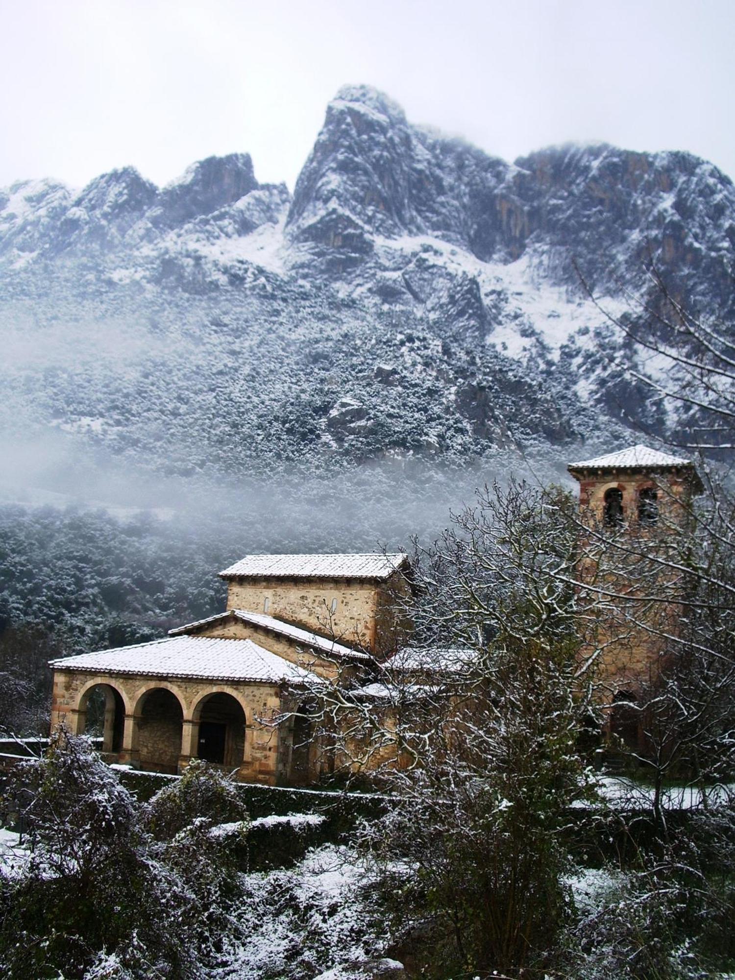 Hosteria Picos De Europa Потес Экстерьер фото